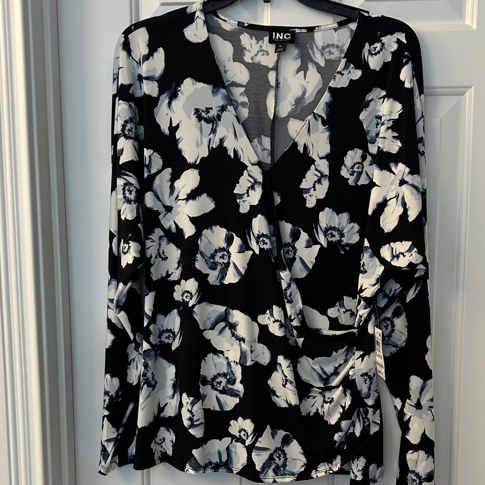 INC International Concepts Women's Black and White Floral Blouse